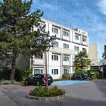 Mercure Paris Sud Les Ulis-courtaboeuf Отель 4*