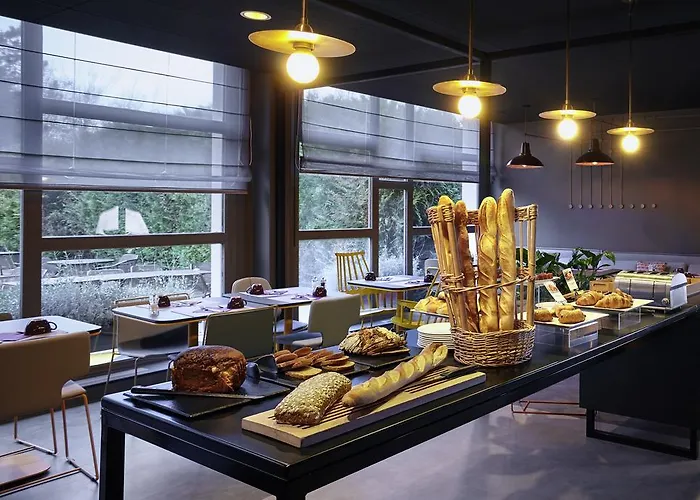 Hotel Mercure Paris Sud Les Ulis-courtaboeuf 4*
